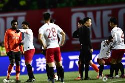 华体会体育赛事直播-上港对阵申鑫：客场作战，士气高昂备战成功