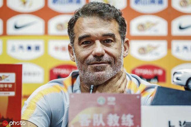 路易斯号召球员继续团结战胜困难的简单介绍